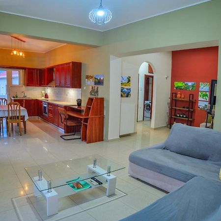 Mpoulakis Apt 98 Kíssamos Exteriör bild