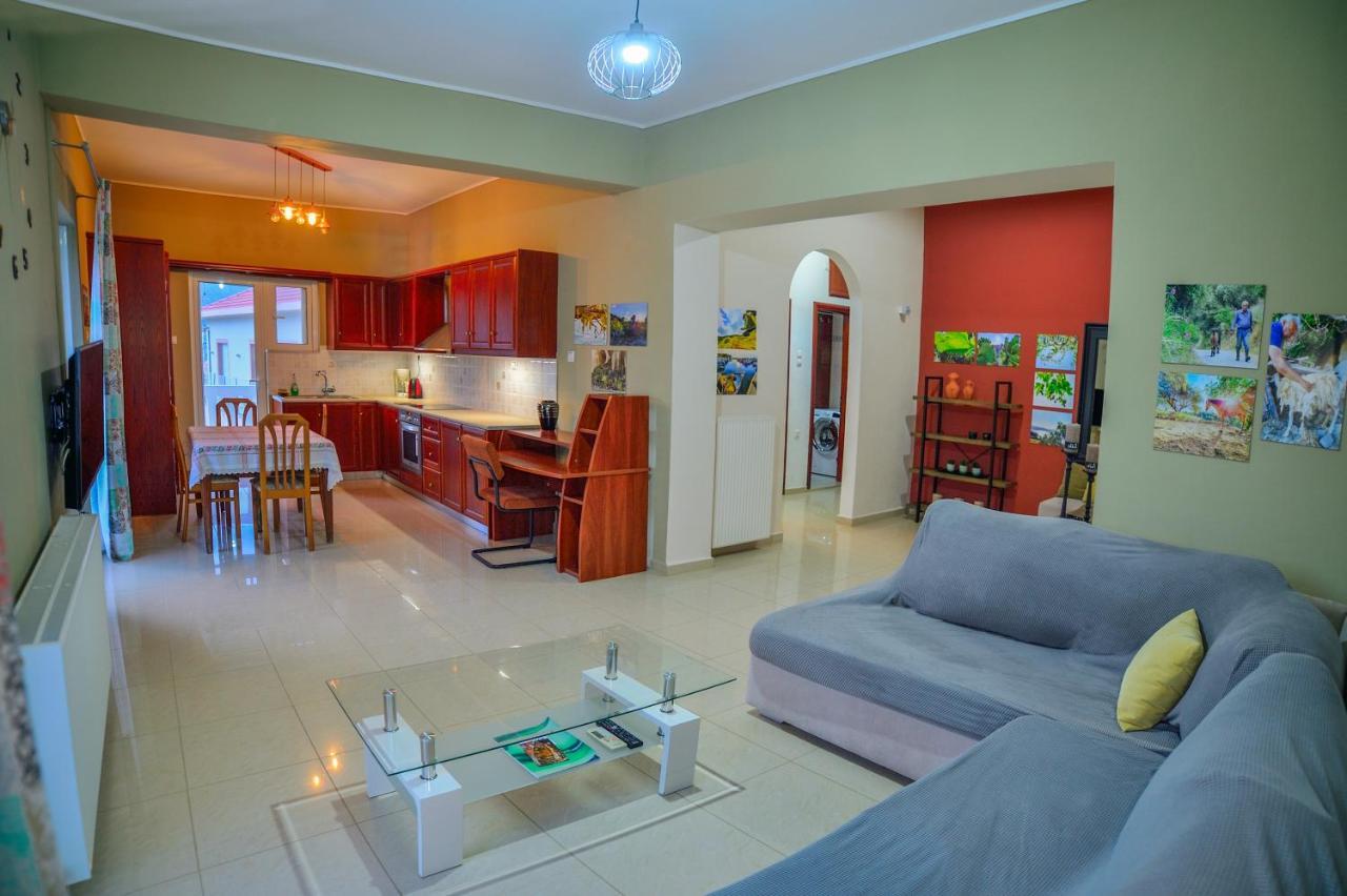 Mpoulakis Apt 98 Kíssamos Exteriör bild
